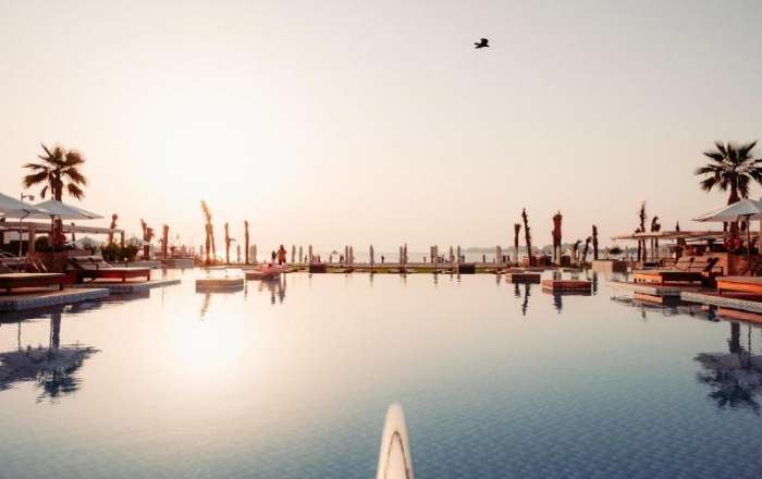 Glorious Beachfront Pool