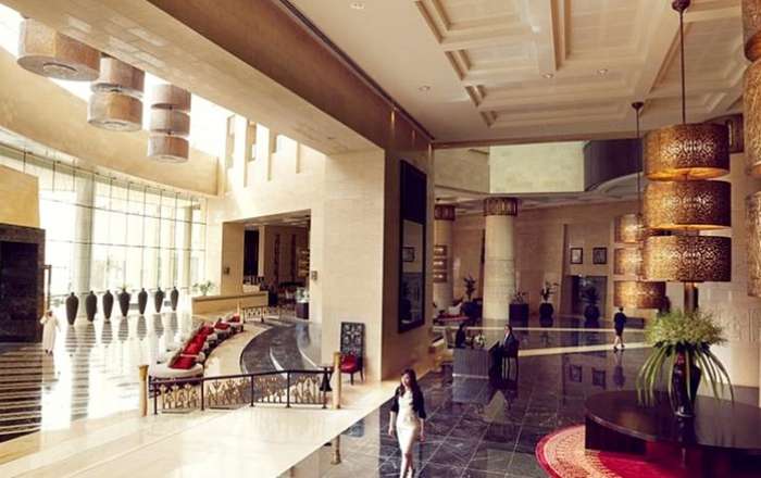 Tall, Wide-Spread Lobby 