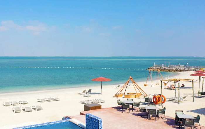 Enchanting Beachfront Infinity Pool