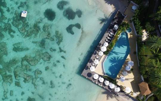 Main image of the hotel Blue Waters & The Cove Suites.