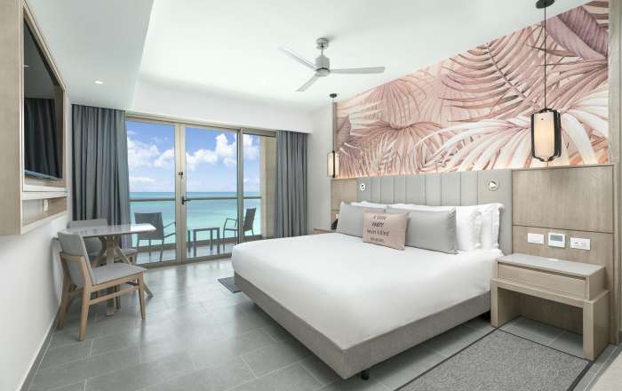Diamond Club™ Luxury Presidential Beach Front One Bedroom Suite