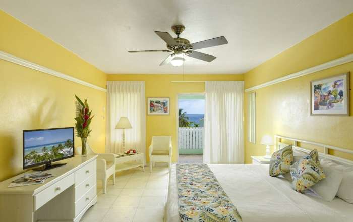 Deluxe Oceanfront Room with private balcony and ocean views