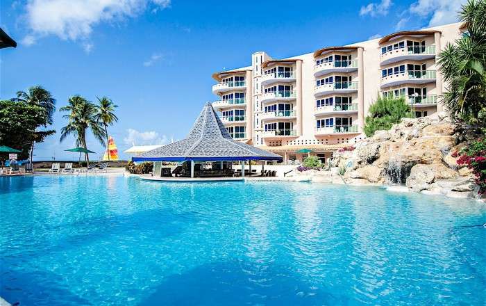 Large pool area & lagoon swim-up bar