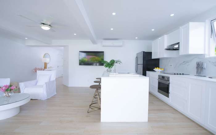Enjoy the fully equipped kitchen and lounge area