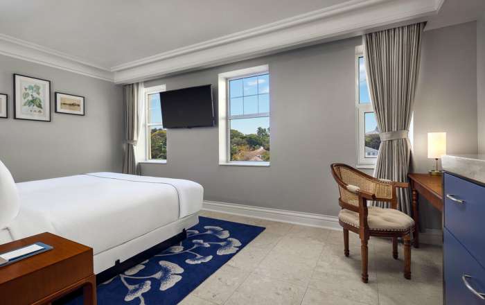 Queen Room City or Garden View