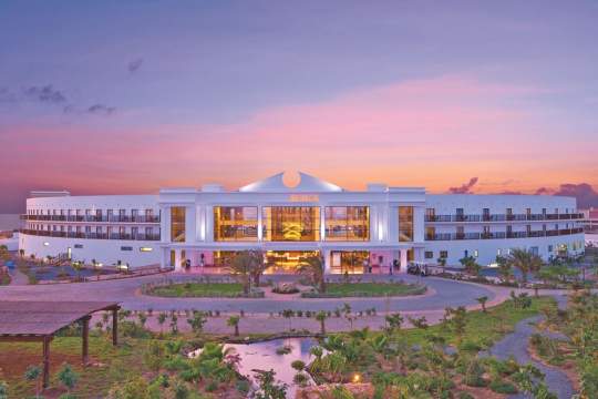 Main image of the hotel Melia Dunas Beach Resort & Spa.