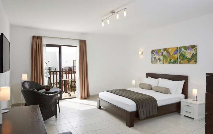 Sol Room with Balcony