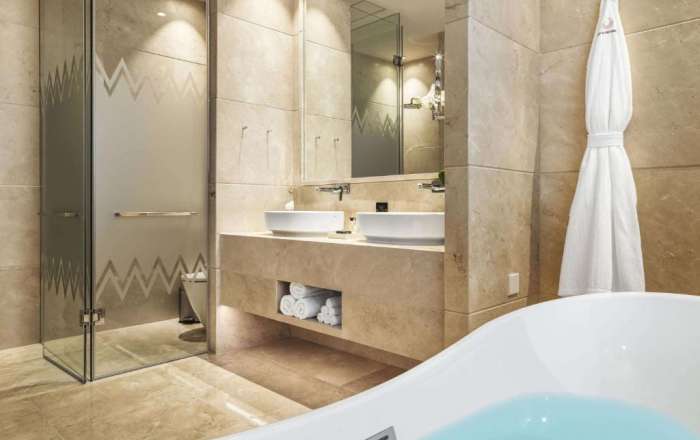 Beautiful Modern Bathroom Suite