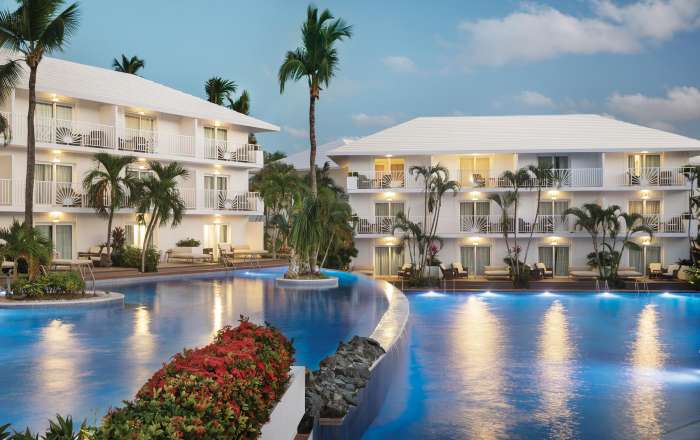 Excellence Club Cascade Pool