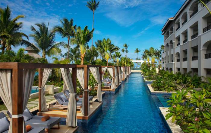 Lazy River & Cabanas