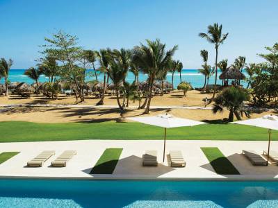 Signature image of Excellence El Carmen.