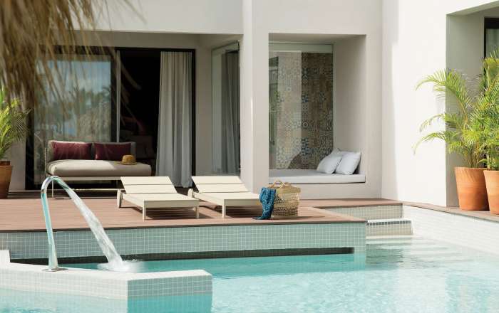 Swim-Up Suite Terrace