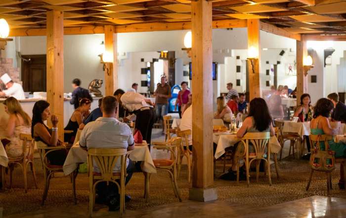 Outdoor Dining at Fellini Pizzeria