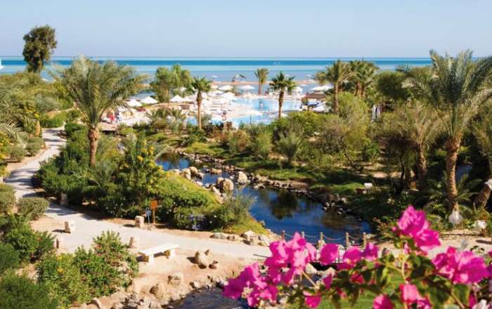 Beautiful hotel grounds & gardens