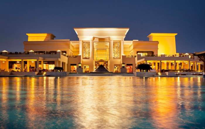 Sheraton Soma Bay, inspired by Luxor's Karnak Temple