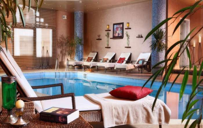 Relaxing spa pool at Sunrise Garden Beach