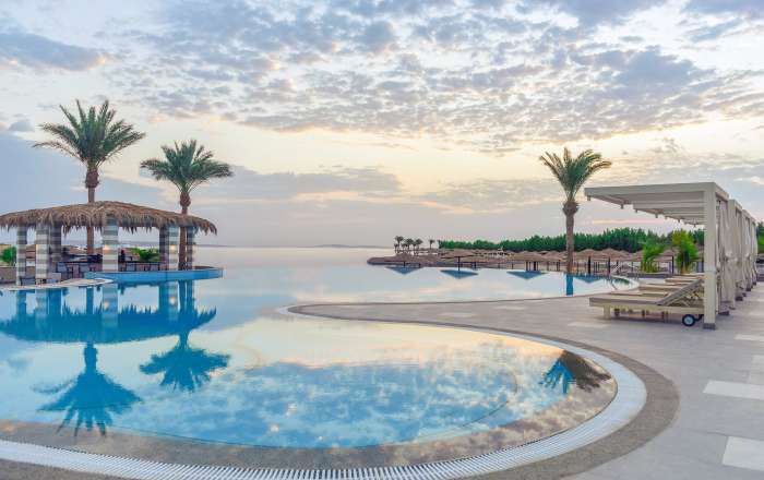 Choose from 6 resort pools