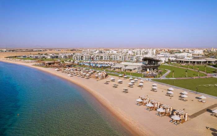 Make the most of stunning beachfront positioning