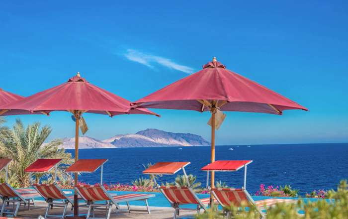 Enjoy a Lavish Life on the Red Sea Coast