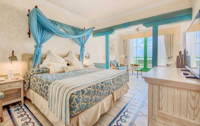 Double Club Frontal Sea View Bedroom