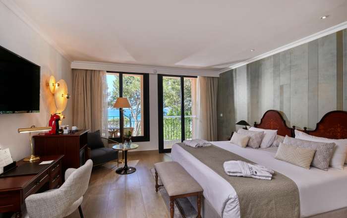 Bedroom for Double Deluxe Sea View