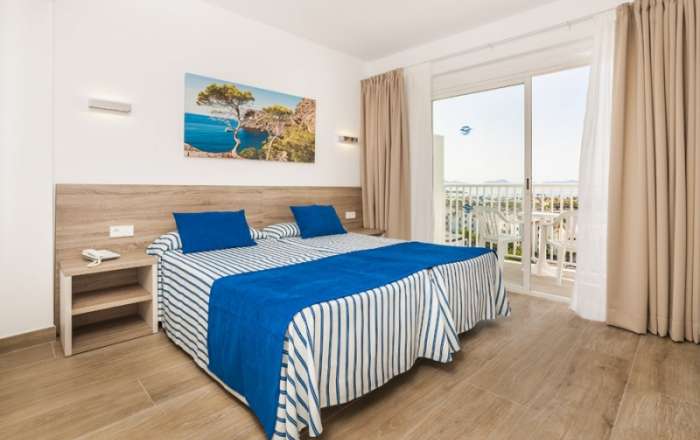 Choice of Modern Twin or Double Rooms