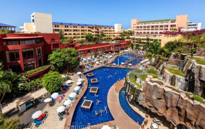 Choose to Make a Splash in 6 Pools