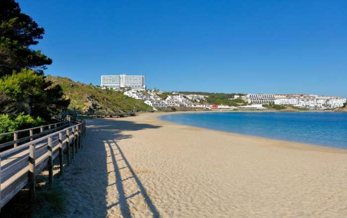 Beautiful Beachfront Positioning