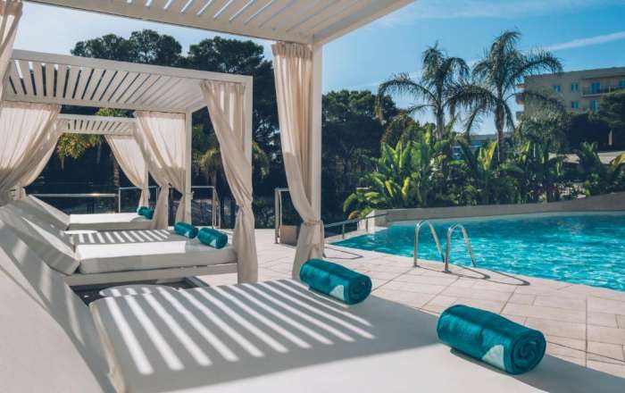 Pull uUp a Bali Bed and Get Through Some Pages of That Book