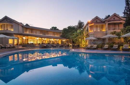 Main image of the hotel Whispering Palms.