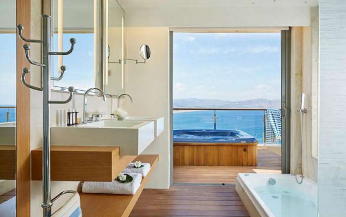 Double Deluxe Bathroom