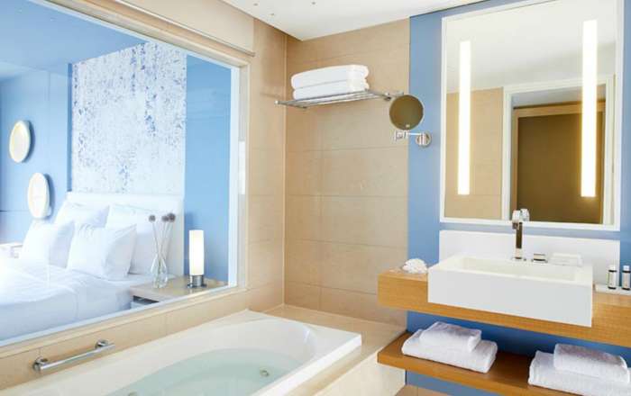 Double Deluxe Bathroom