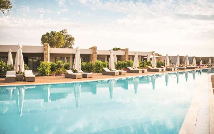 Deluxe Collection Pool Area