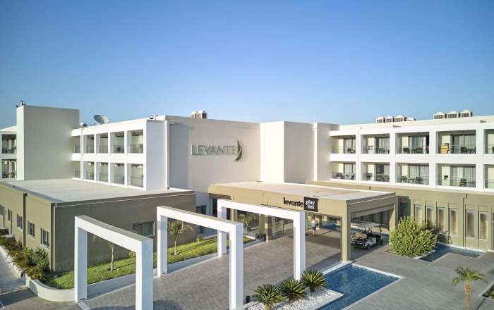 Private Rain Shower with Rain Mist Technology