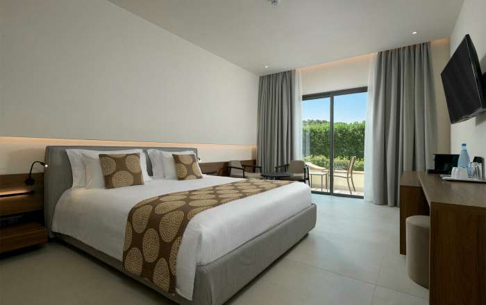 Design Room with Garden View