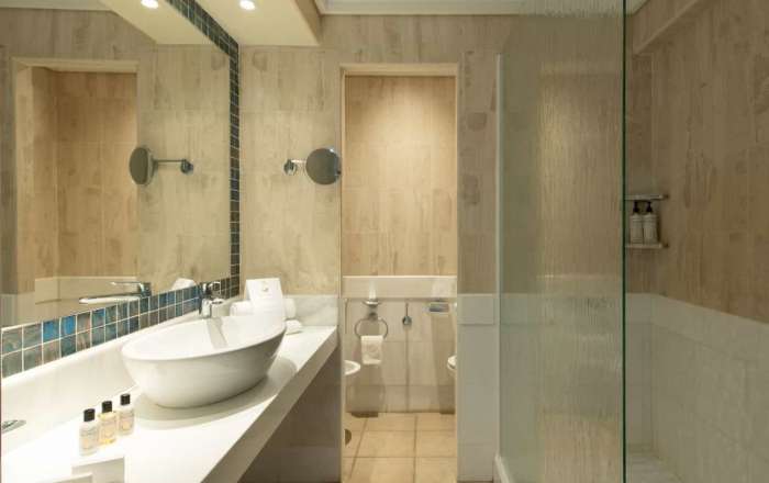 Double Bungalow Garden View Bathroom