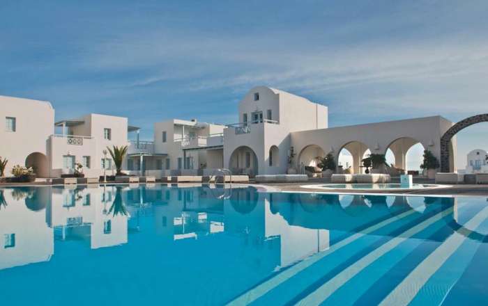 Take Your Pick from 5 Outdoor Swimming Pools