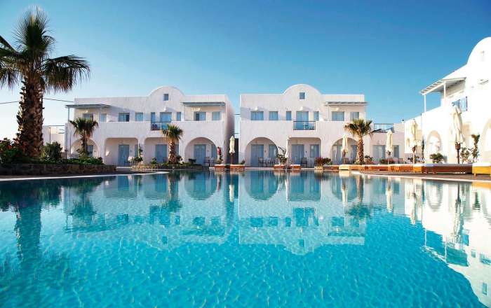 White Washed Buildings Inspired by Traditional Greek Architecture