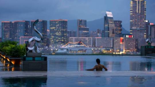 Main image of the hotel Four Seasons Hotel Hong Kong.