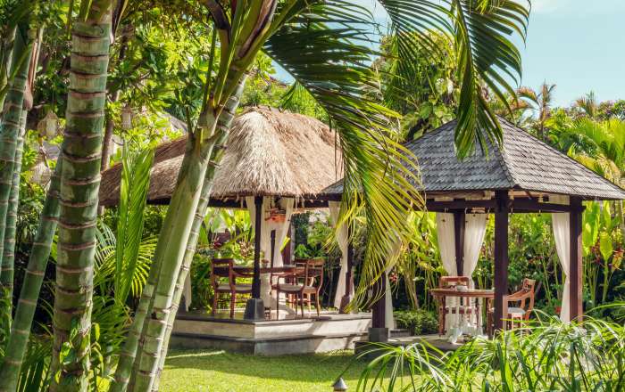 Outdoor Seating at Jahe Restaurant