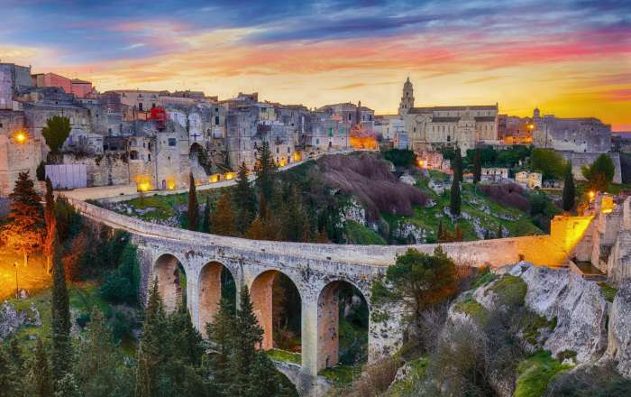 Visit the Old City of Gravina