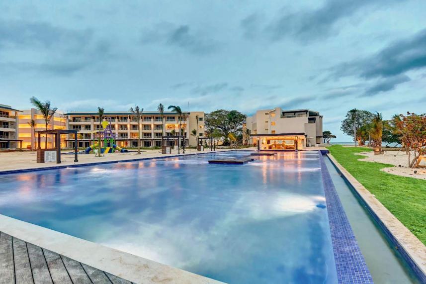 Main image of the hotel Royalton Negril Resort and Spa.