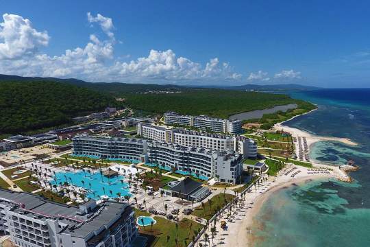 Main image of the hotel Ocean Eden Bay.