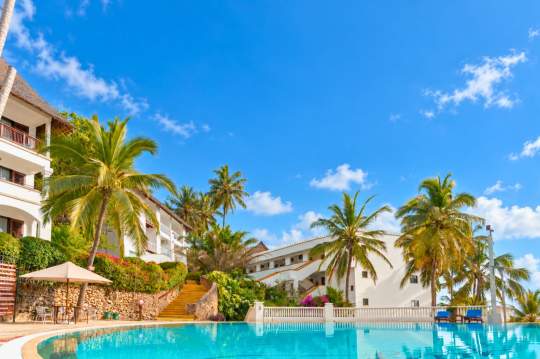 Main image of the hotel Voyager Beach Resort.