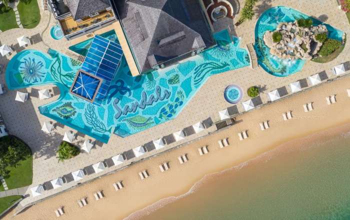 Sandals Signature Pool