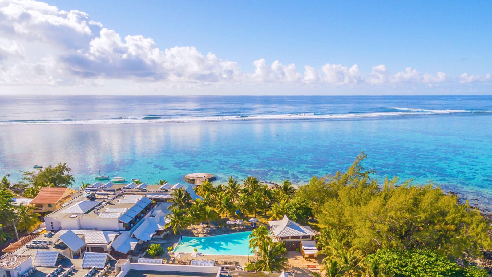 Le Peninsula Bay Beach Resort & Spa