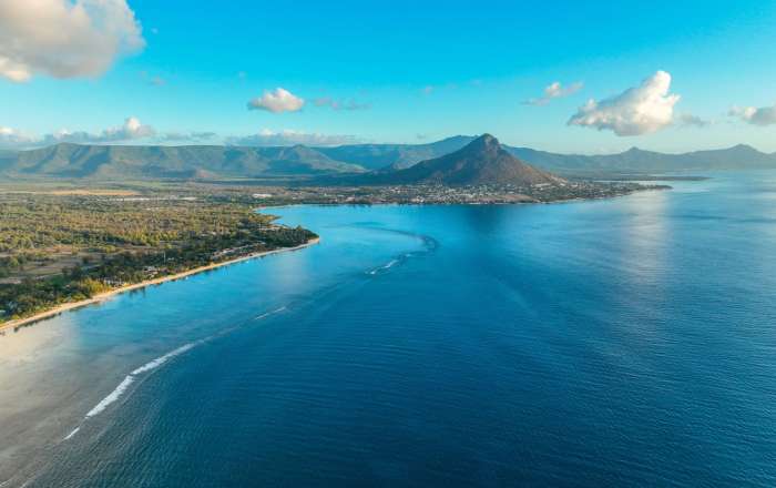 Perfectly located along Mauritius’ west coast