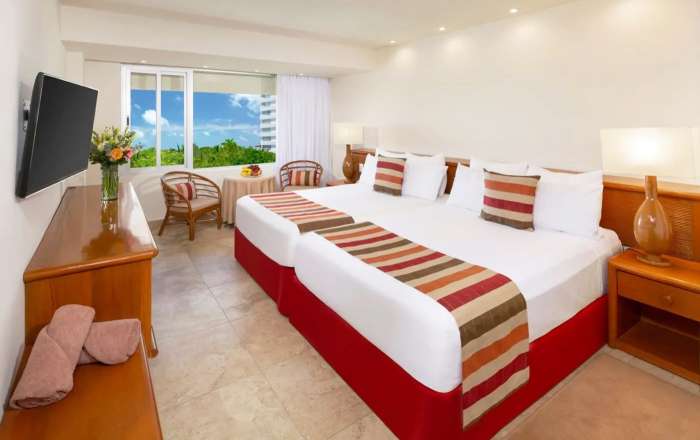 Standard room with twin beds