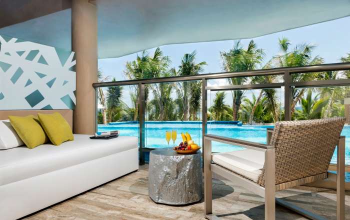 Your Oceanfront Pool Swim-Up Suite