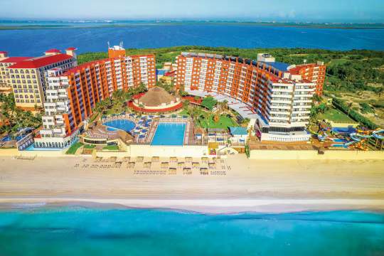 Main image of the hotel Crown Paradise Club.